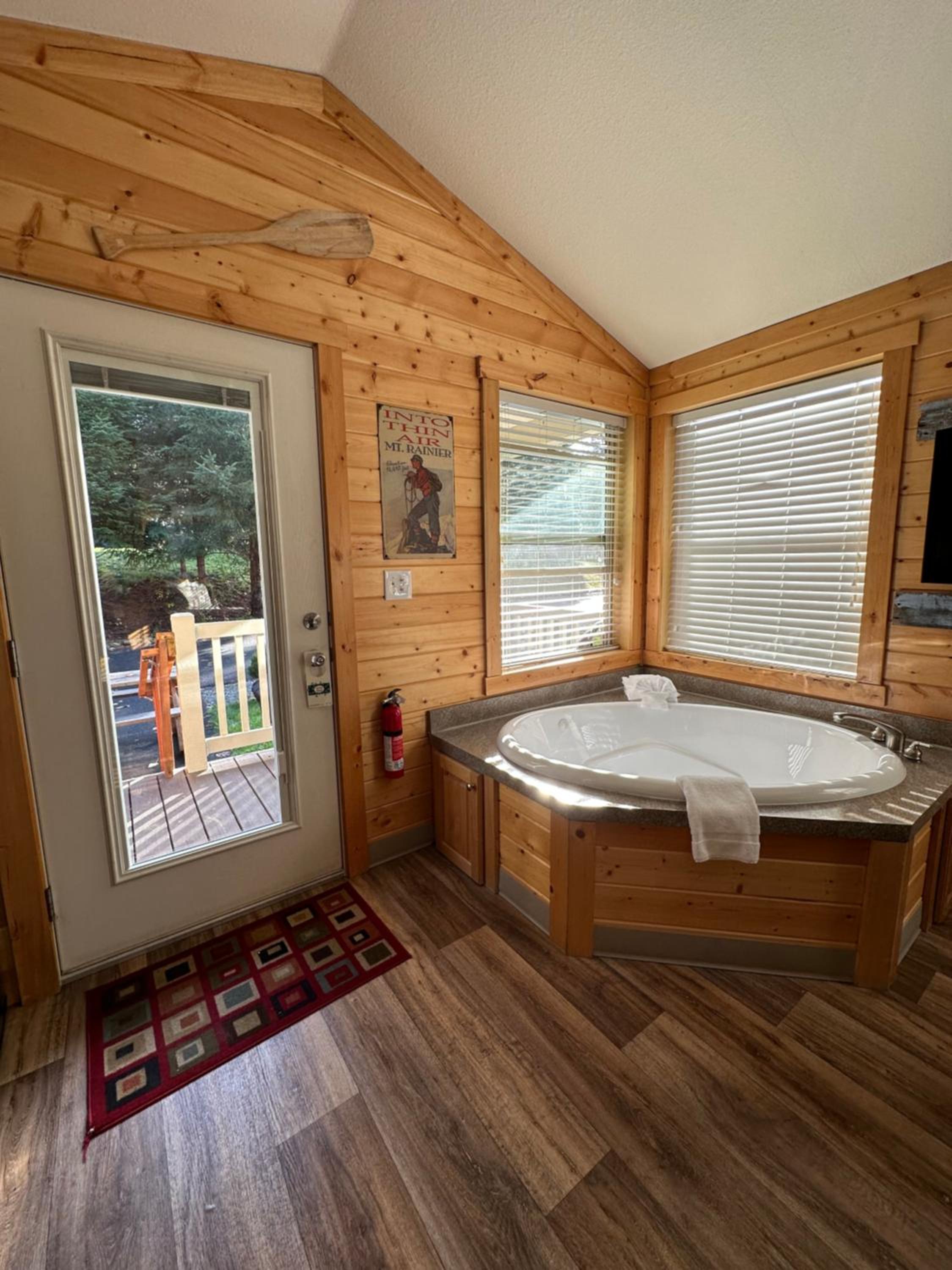 Packwood Lodge & Cabins