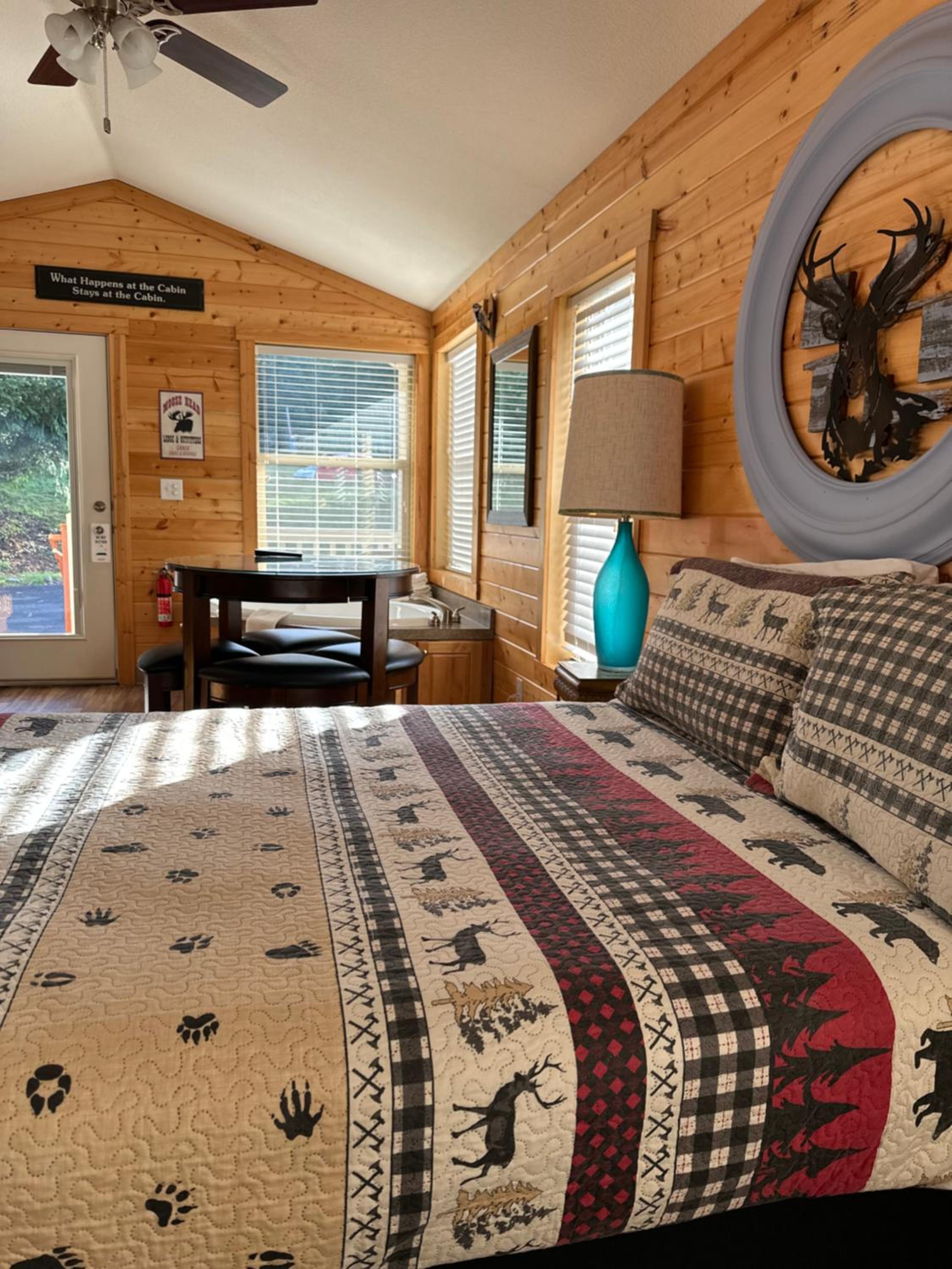 Packwood Lodge & Cabins
