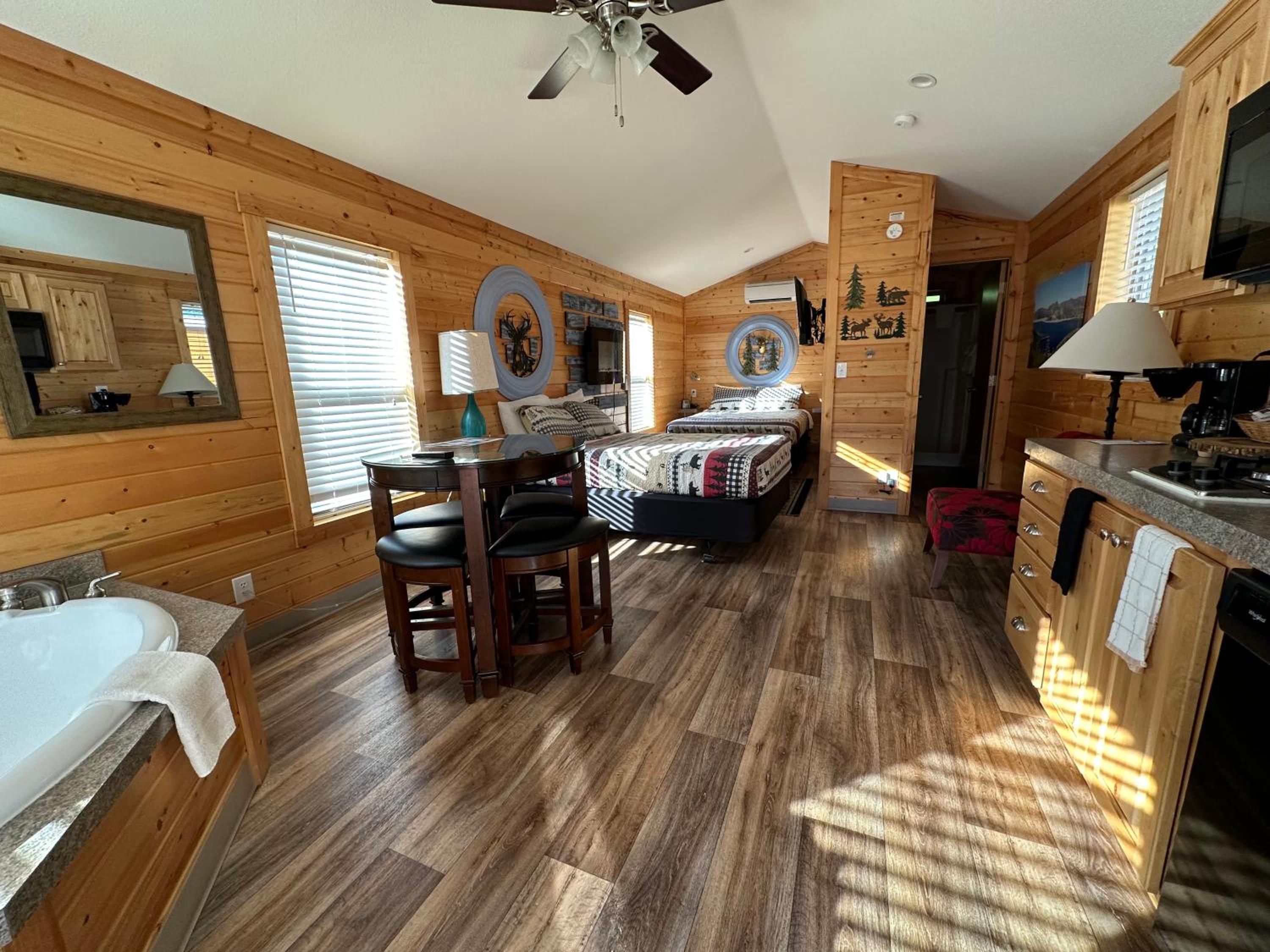 Packwood Lodge & Cabins