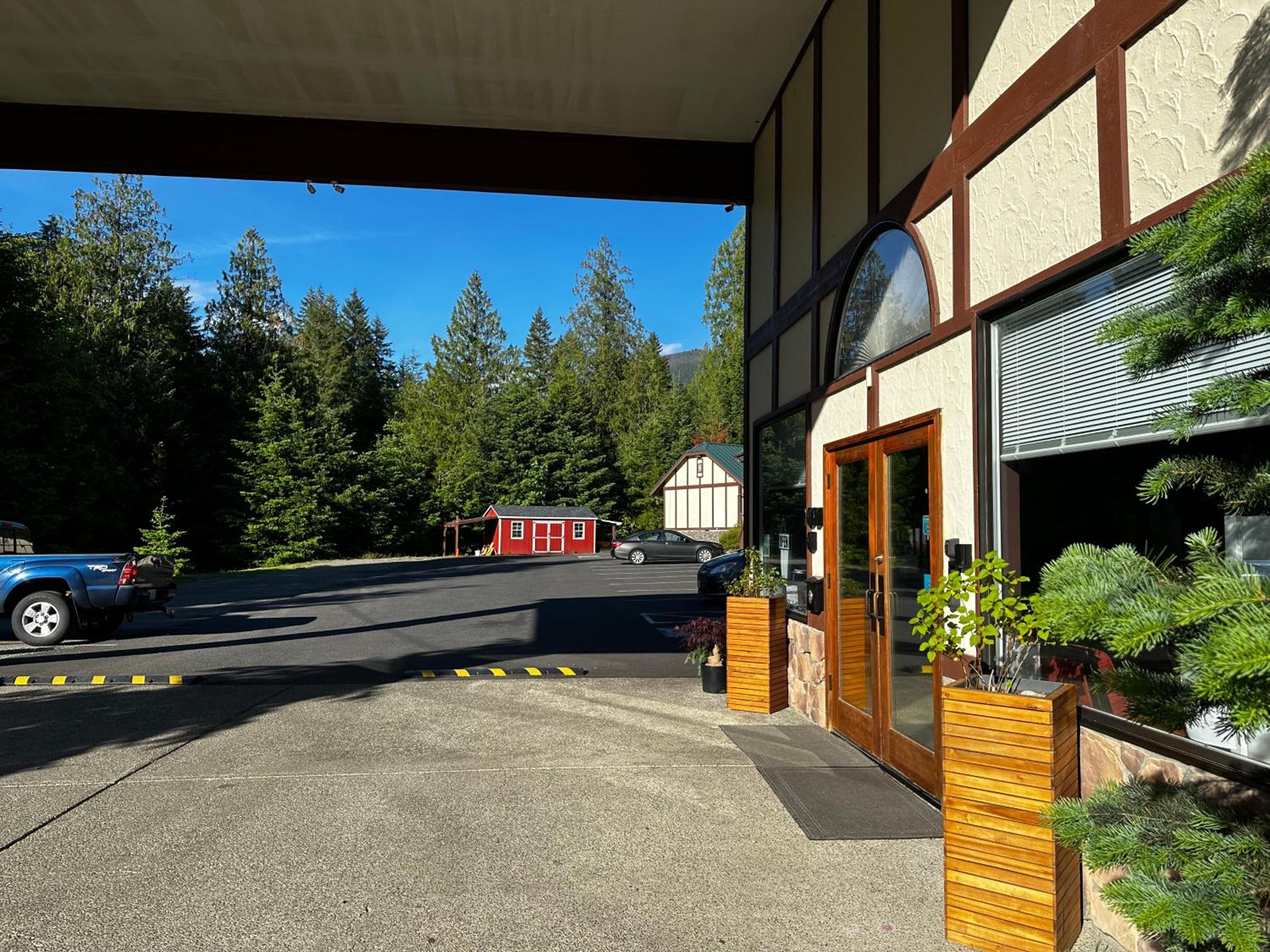 Packwood Lodge & Cabins