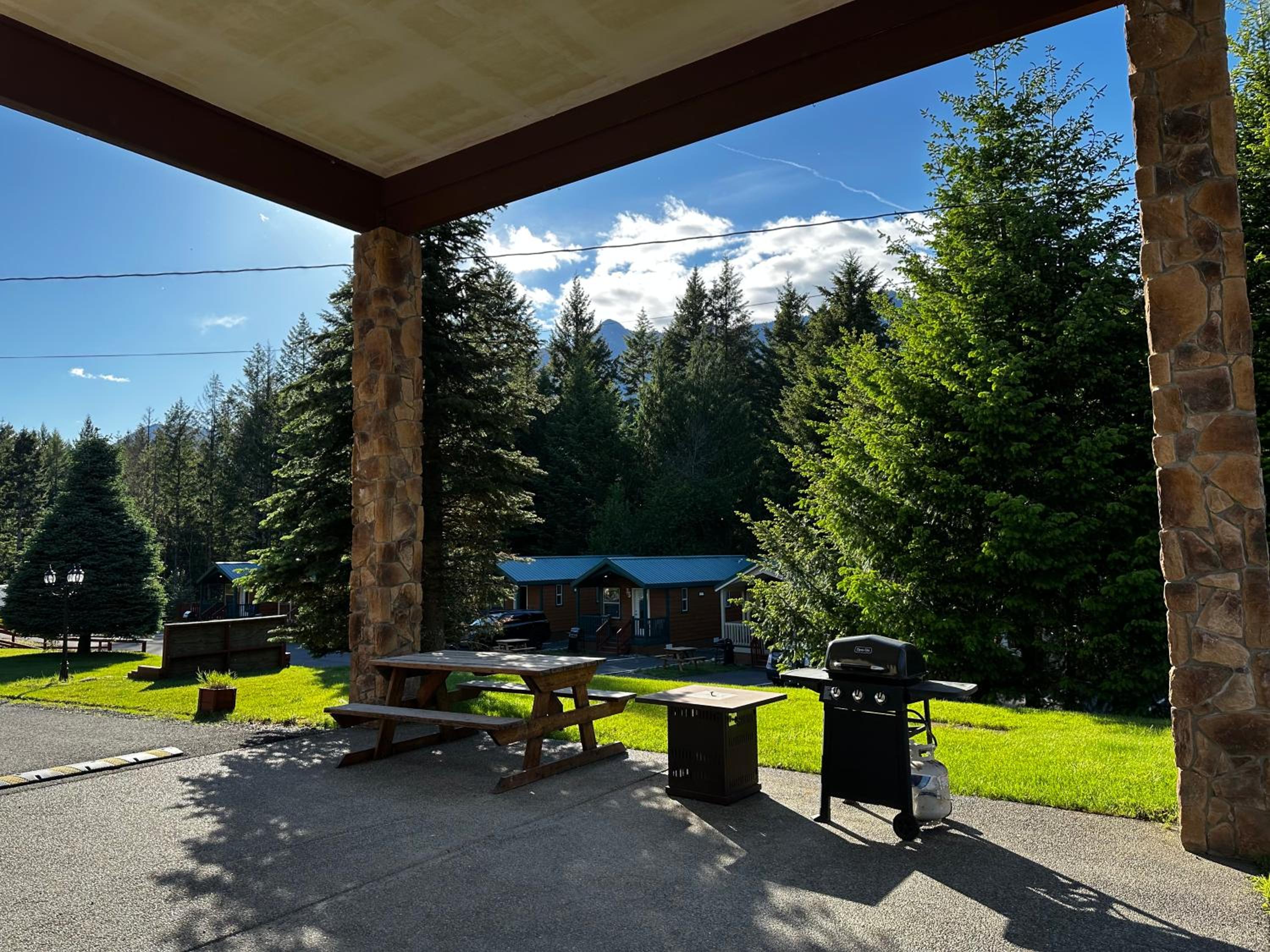 Packwood Lodge & Cabins