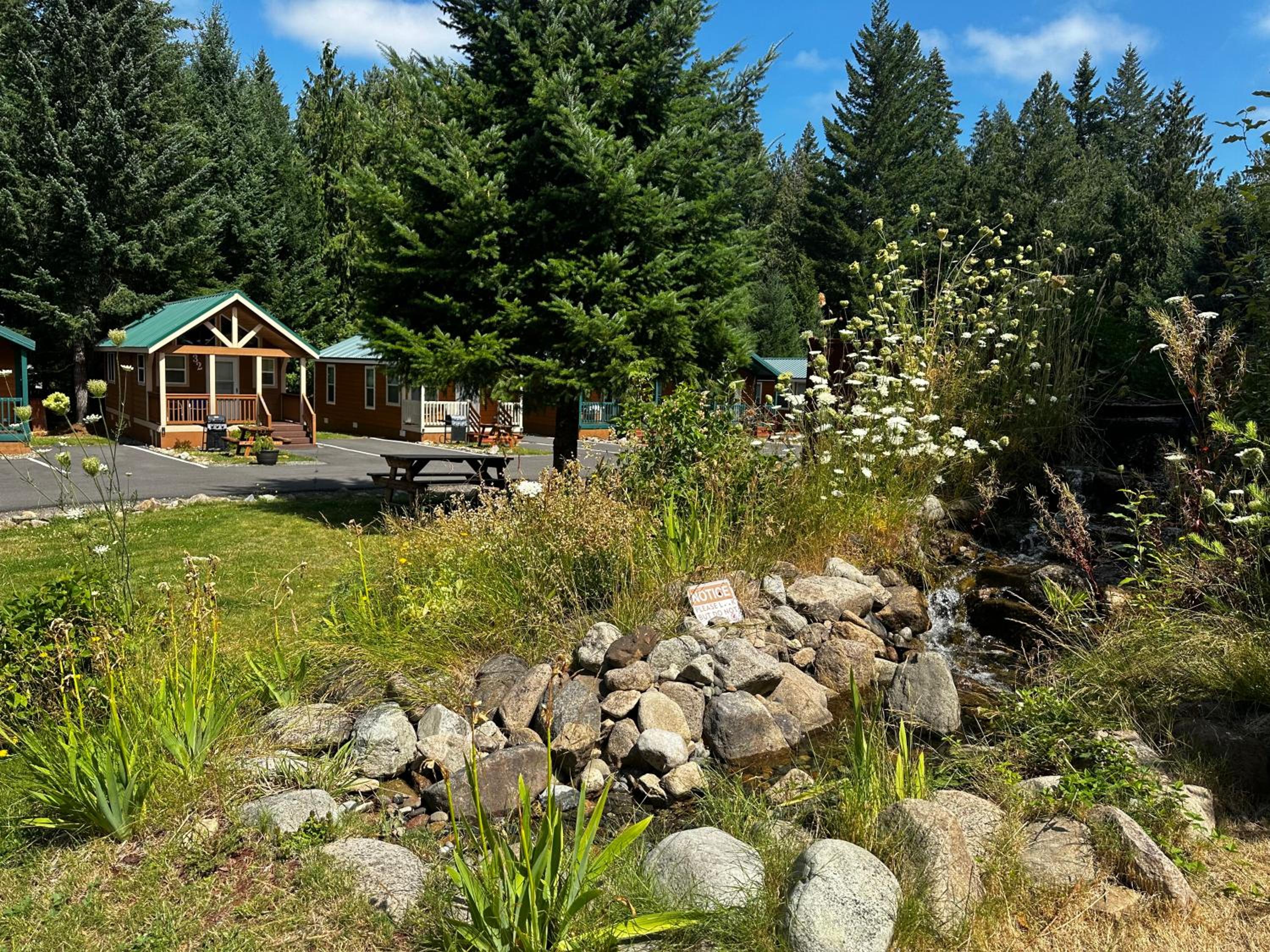 Packwood Lodge & Cabins