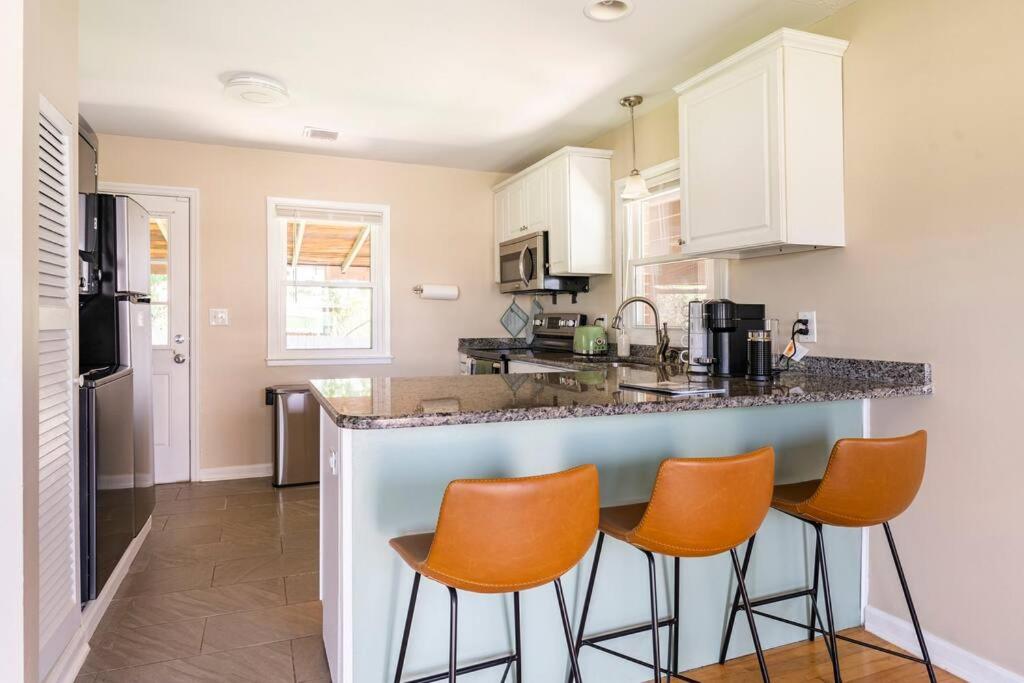 Lexington Vacations - El Retro- Mid Century Ranch near Horse Park Rupp - Property Image 24