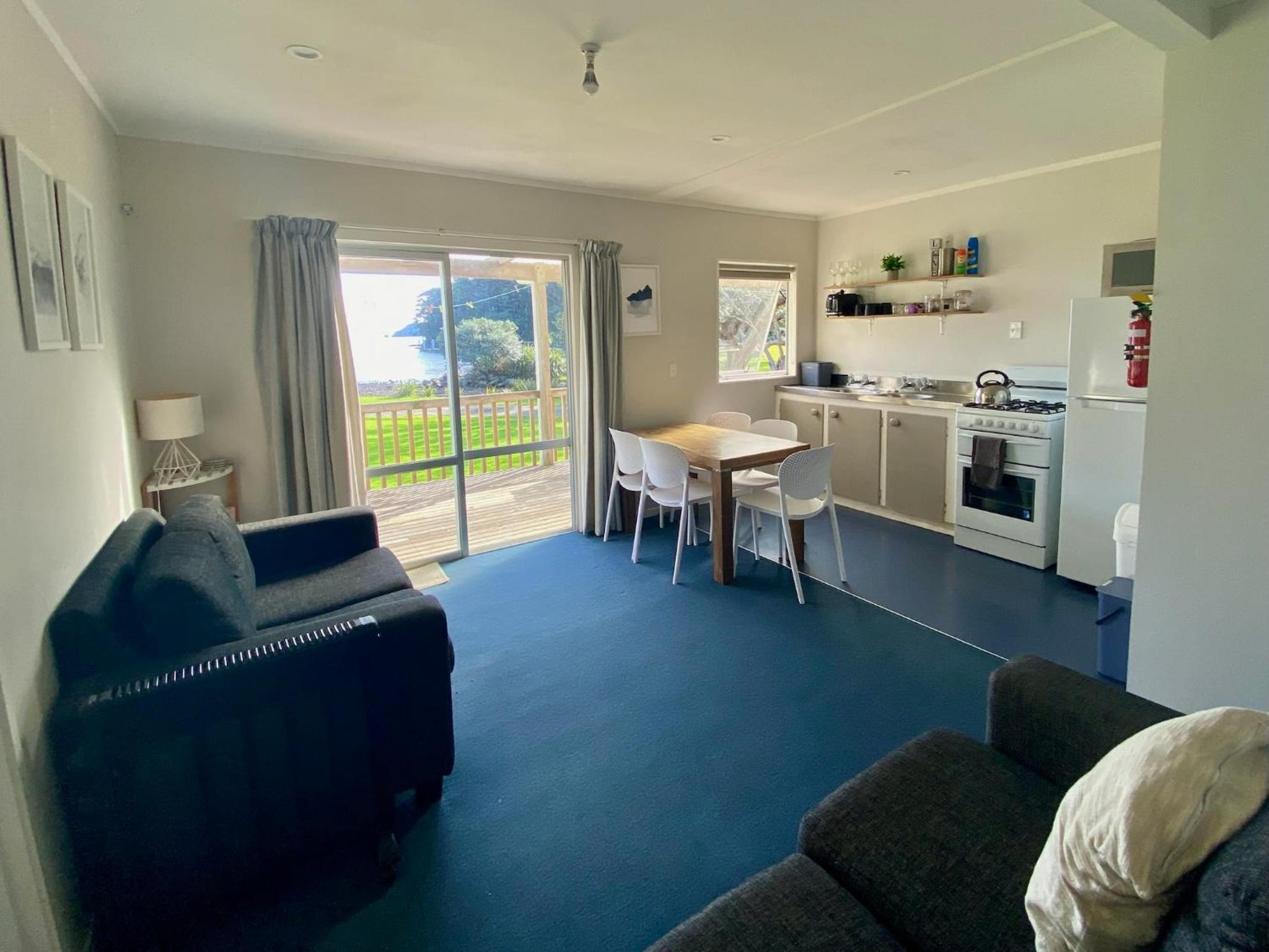 Karaka Bay Lodge