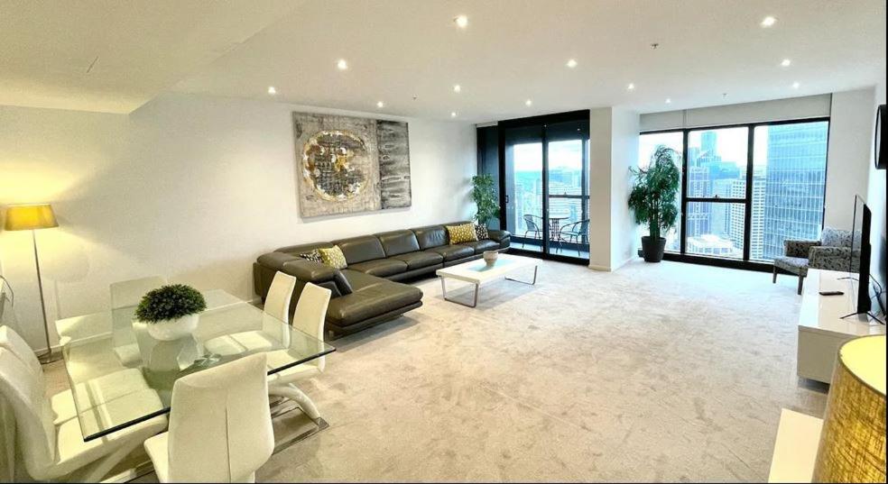 Prima Tower - Penthouse Style Super-sized Apartment with Balcony by Casino and MCEC