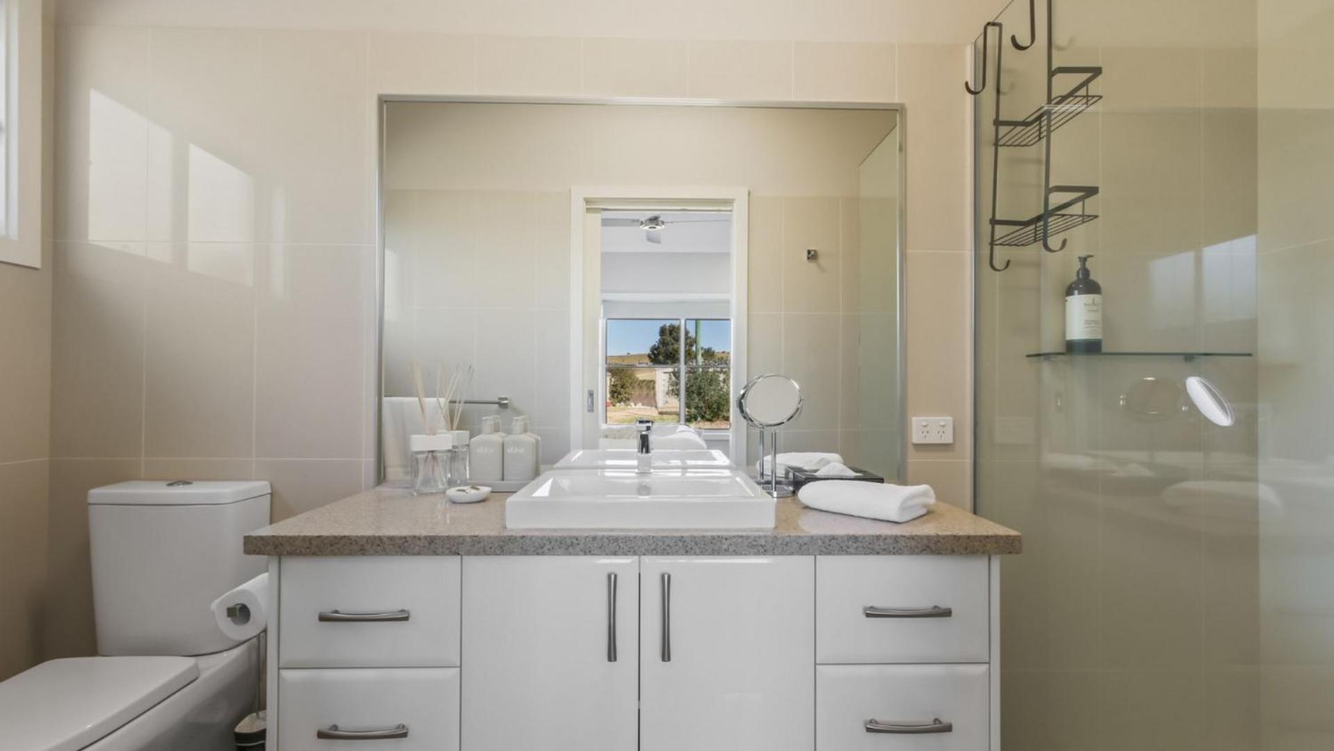 The Metung Crest - Spacious Family Retreat