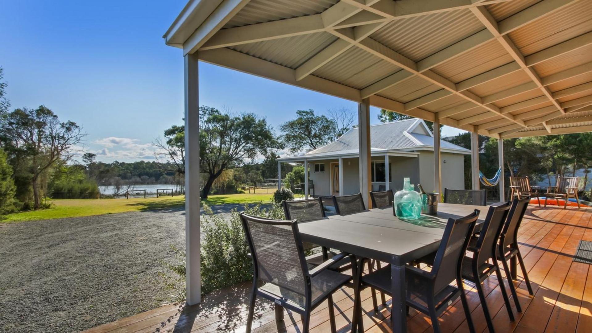 The Metung Crest - Spacious Family Retreat