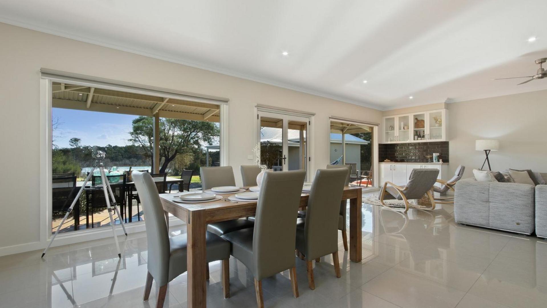 The Metung Crest - Spacious Family Retreat