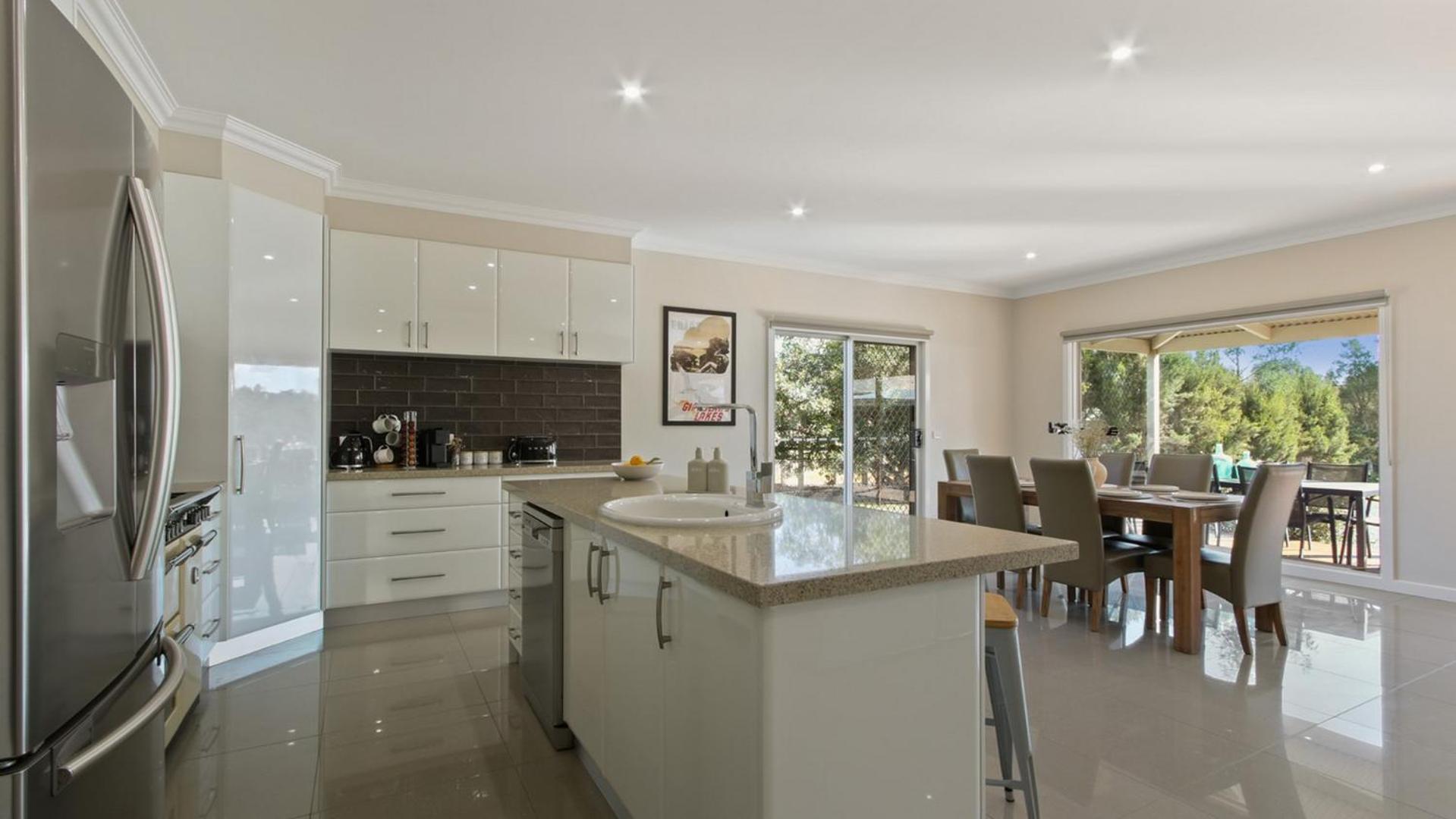 The Metung Crest - Spacious Family Retreat