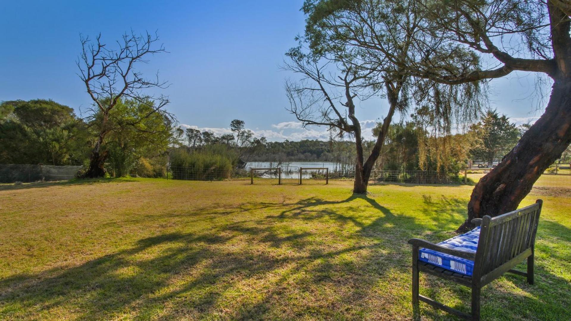 The Metung Crest - Spacious Family Retreat
