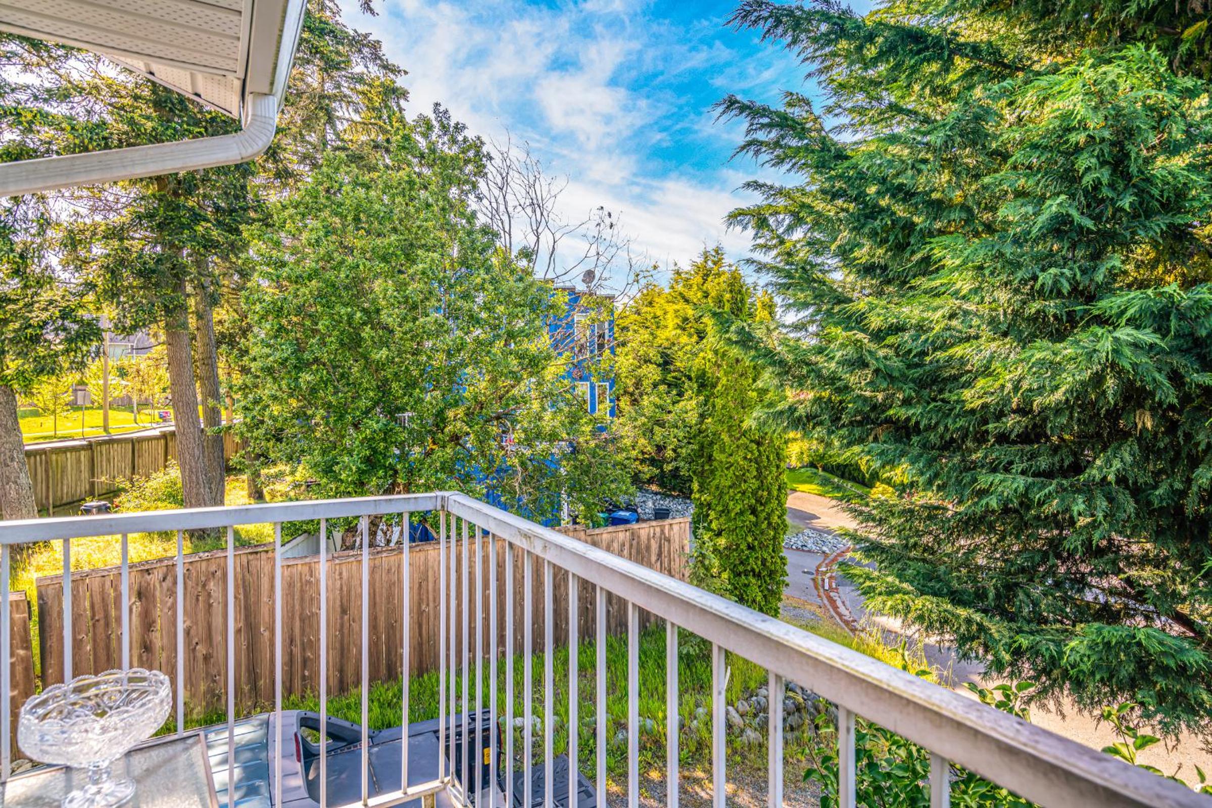 Entire home minutes from 3 lakes and a river!