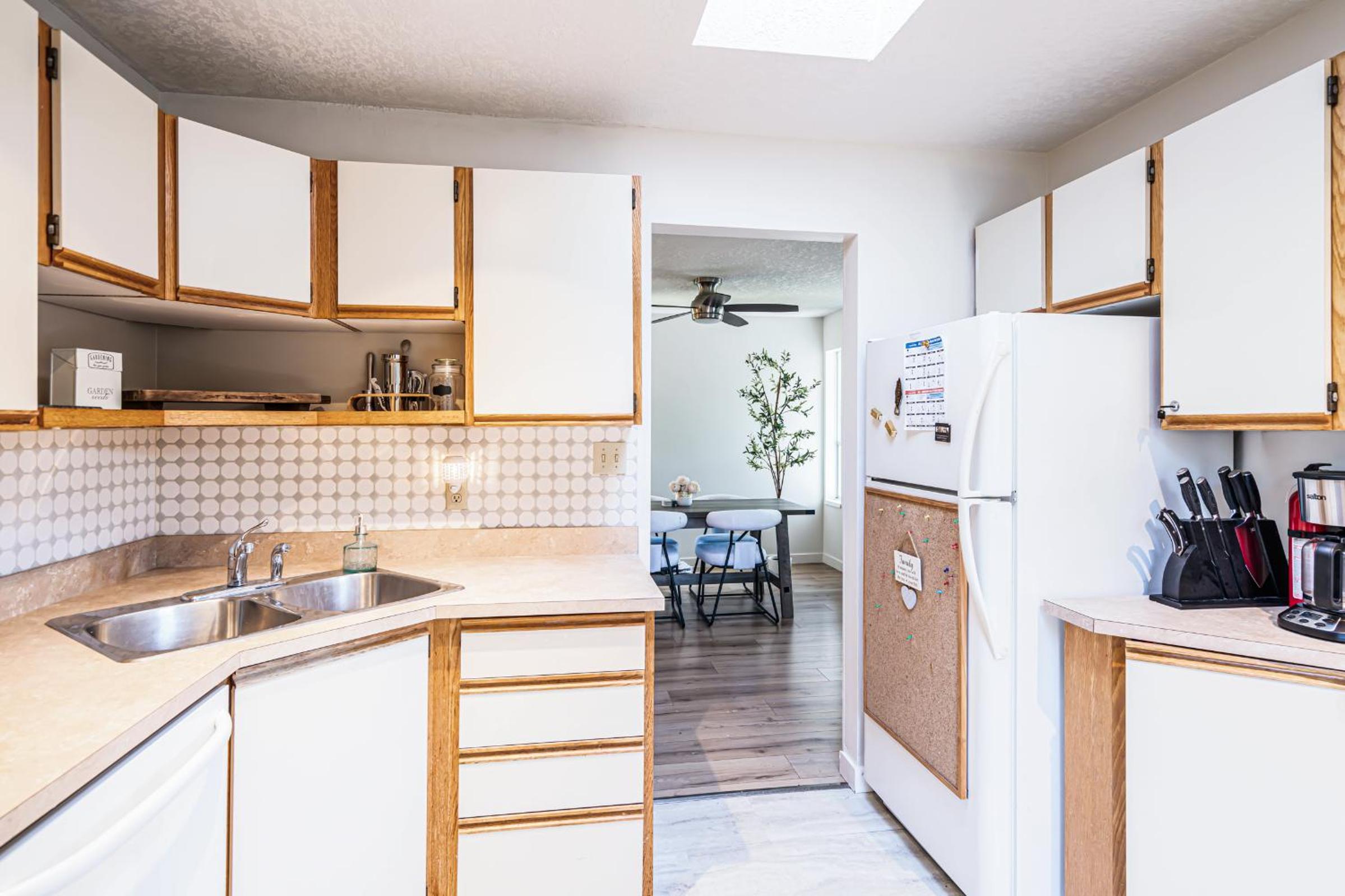Entire home minutes from 3 lakes and a river!