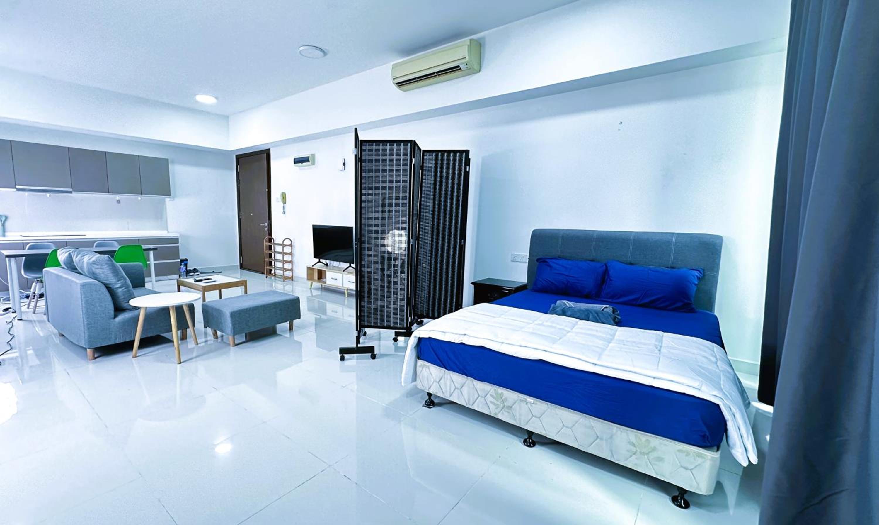 Regalia residence sky pool 1BedR 1BR service suite