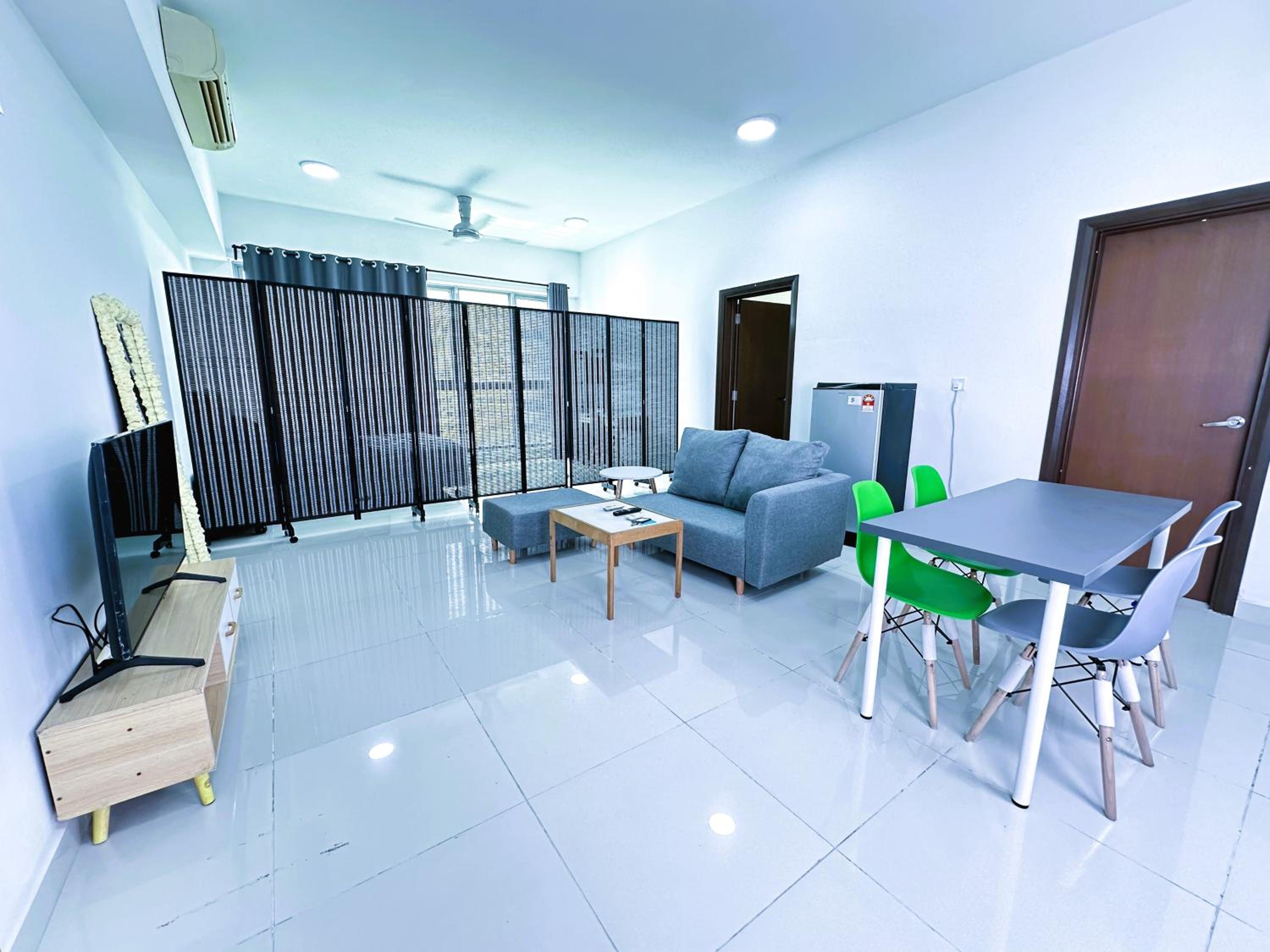 Regalia residence sky pool 1BedR 1BR service suite