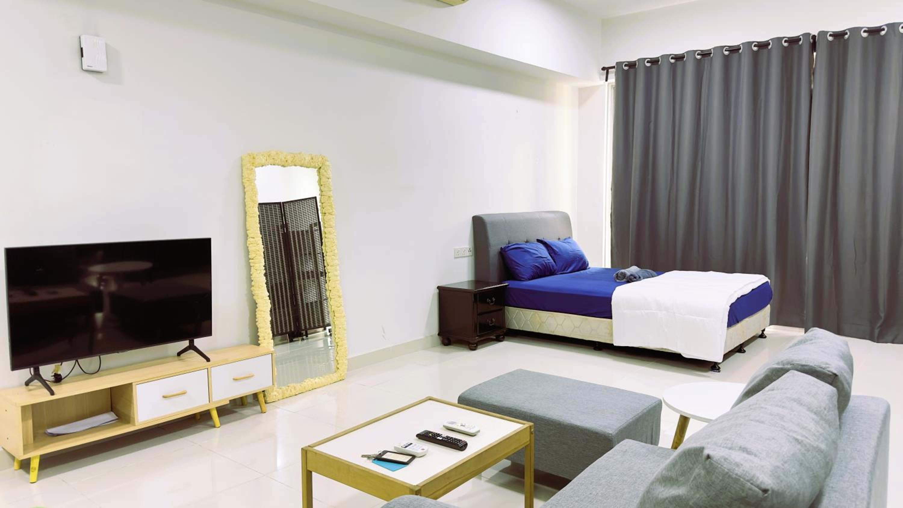 Regalia residence sky pool 1BedR 1BR service suite