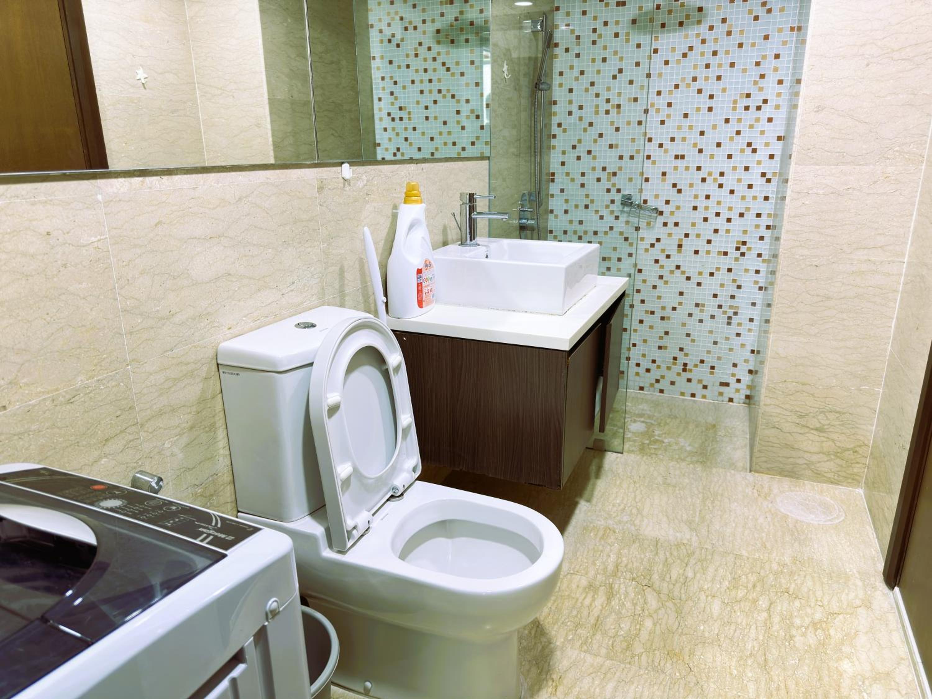 Regalia residence sky pool 1BedR 1BR service suite
