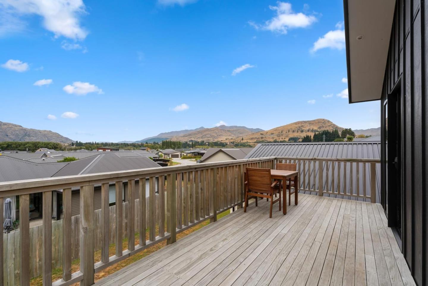 Modern Apartment with Coronet & Remarkables views view 3