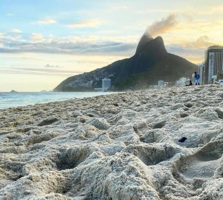 2 Quartos a 300 Metros da Praia Posto 4 LM129-105