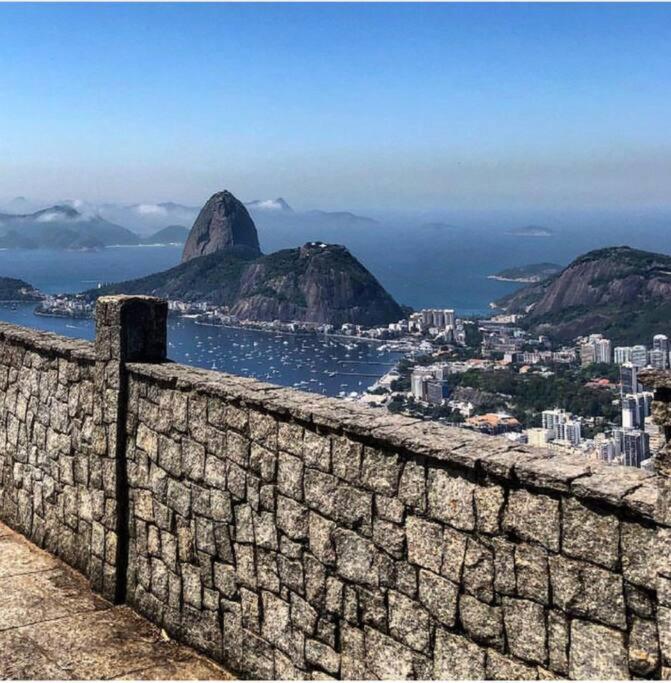 2 Quartos a 300 Metros da Praia Posto 4 LM129-105