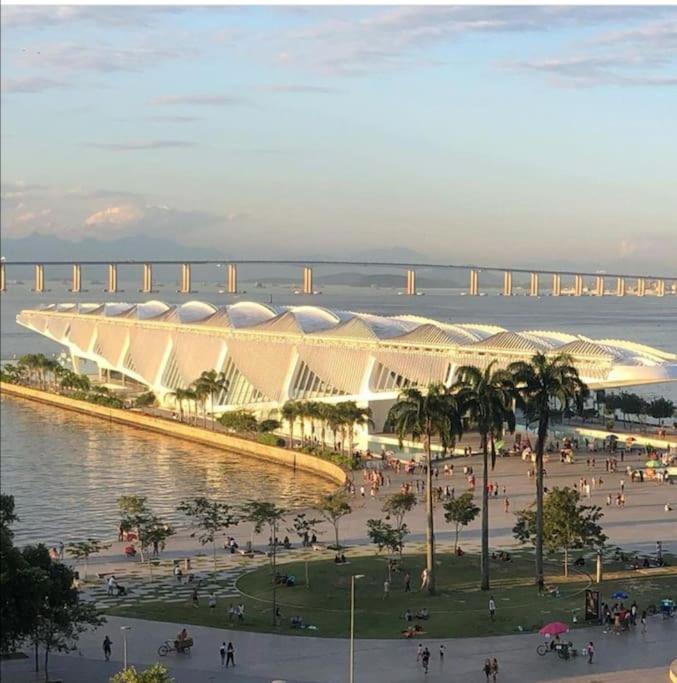 2 Quartos a 300 Metros da Praia Posto 4 LM129-105