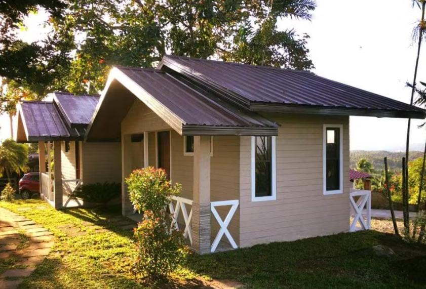 Spacio Caliraya Bed & Breakfast
