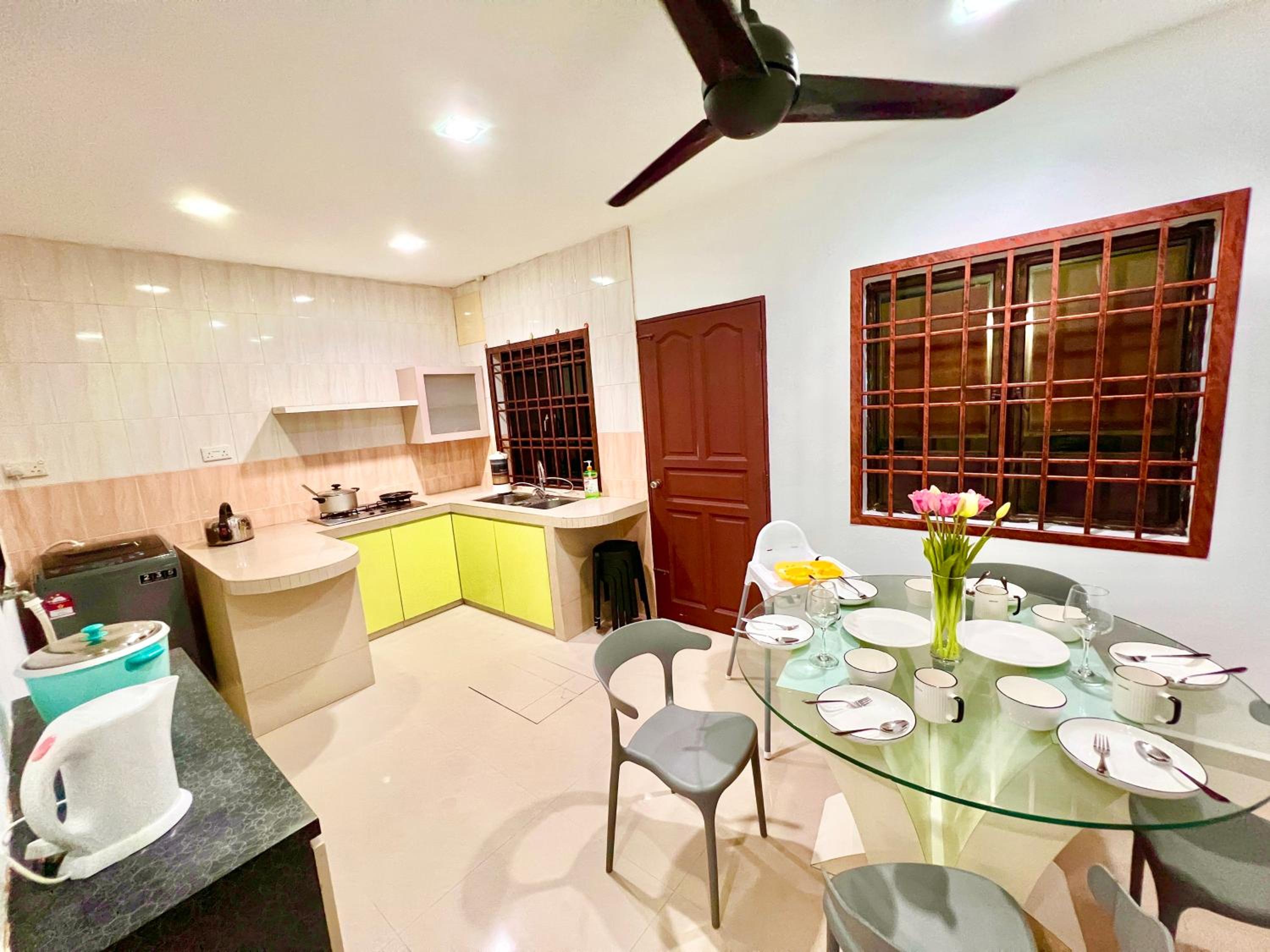 Teddy House with Kids Corner at Bukit Indah Near Legoland and EcoBotanic