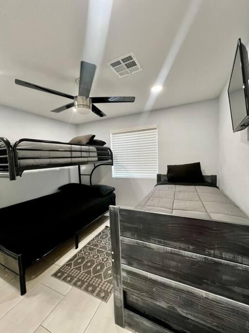 Phoenix Vacations - Affordable Modern Home Near Airport! Private AZ - Property Image 9