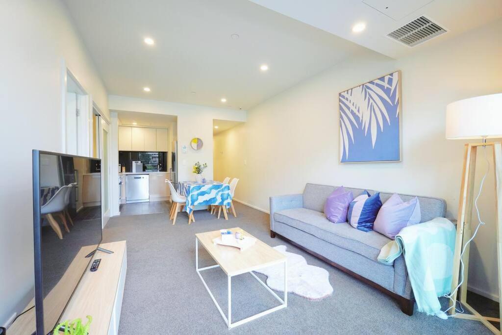 Cozy 2-bedrooms apartment close to Spark Arena view 5