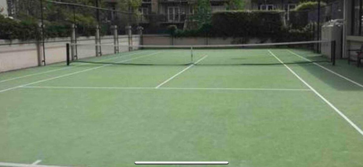 Large Apt in Garden Complex