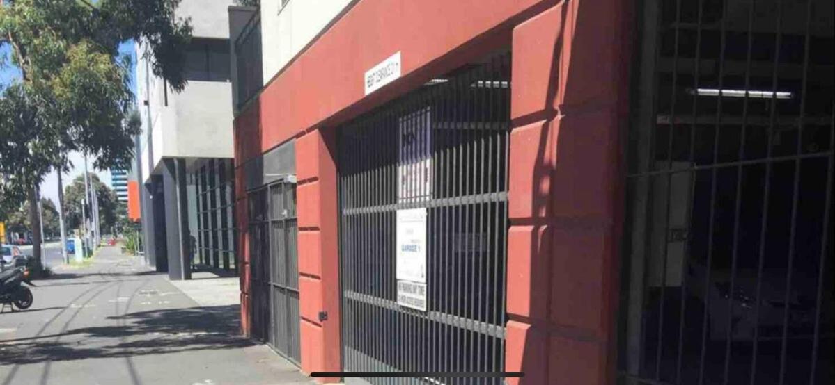 Large Apt in Garden Complex