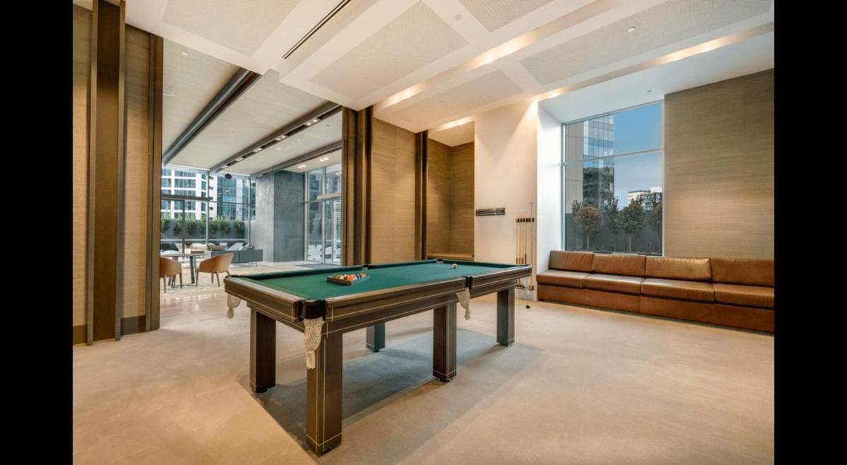 Prima Pearl - Contemporary Apartment with Balcony by Casino and MCEC