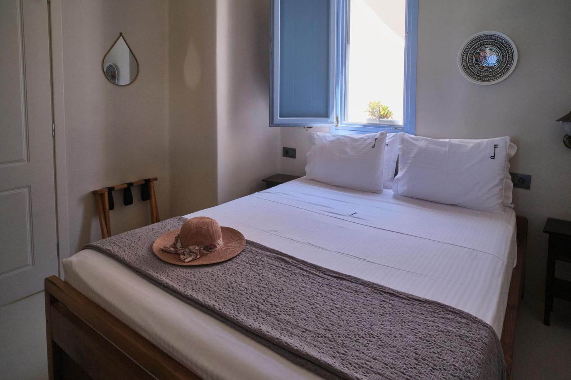 Pink Freud Villas Santorini photo 2