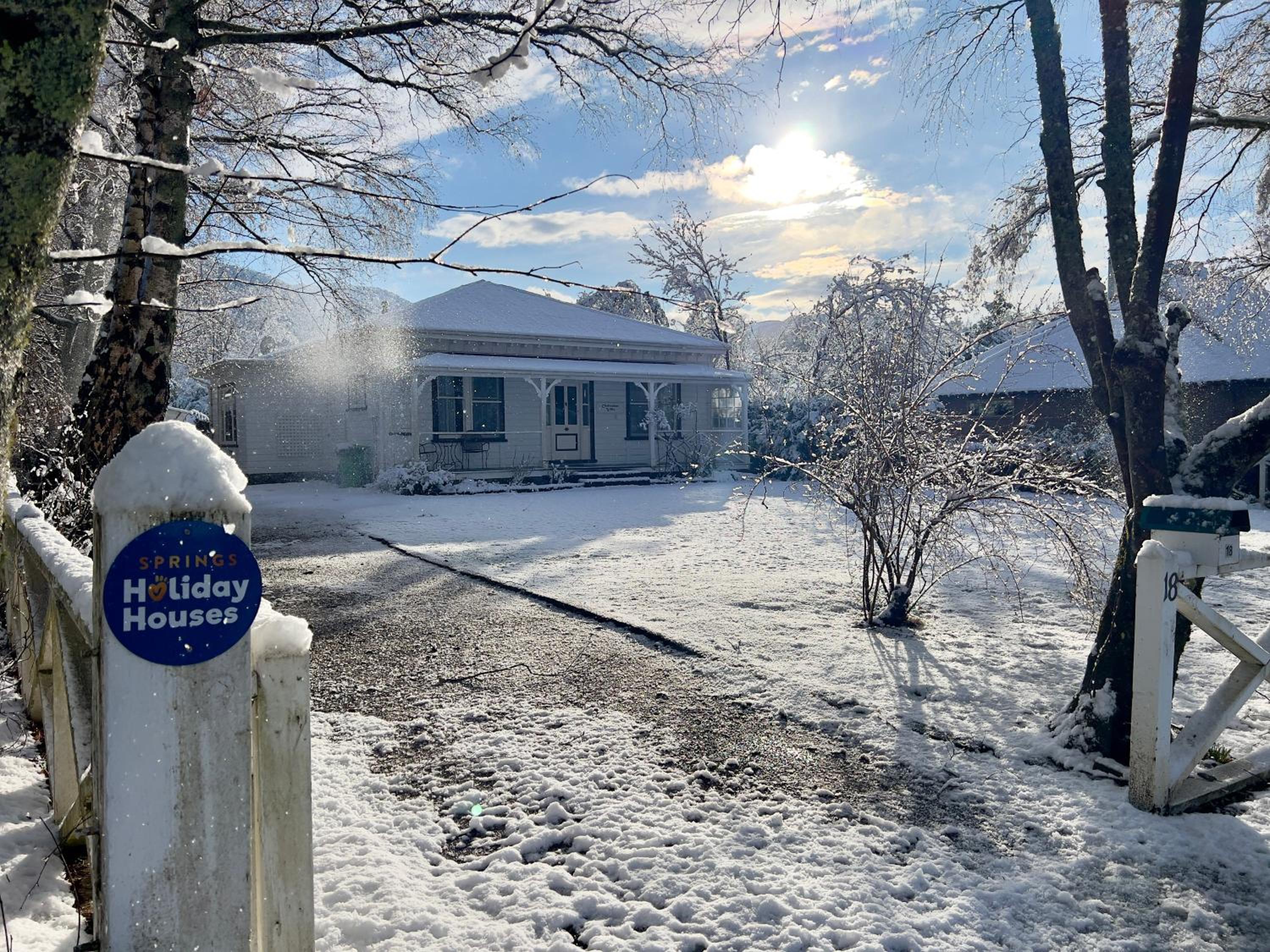 Hotel Cheltenham Villa - Image 1