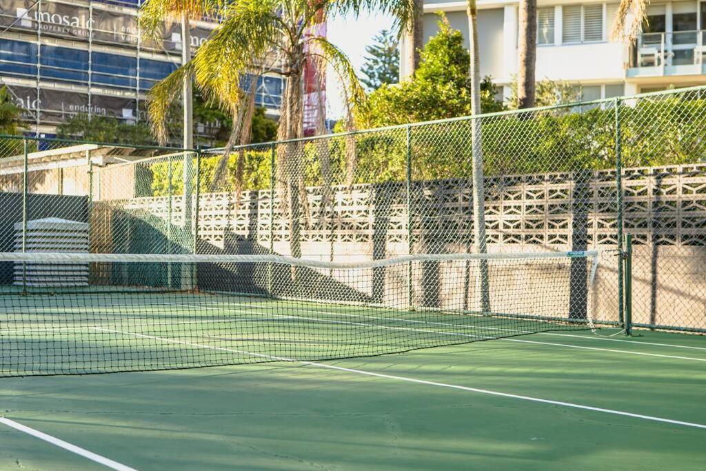 2BR Burleigh Beachside Apartment With Views with Pool