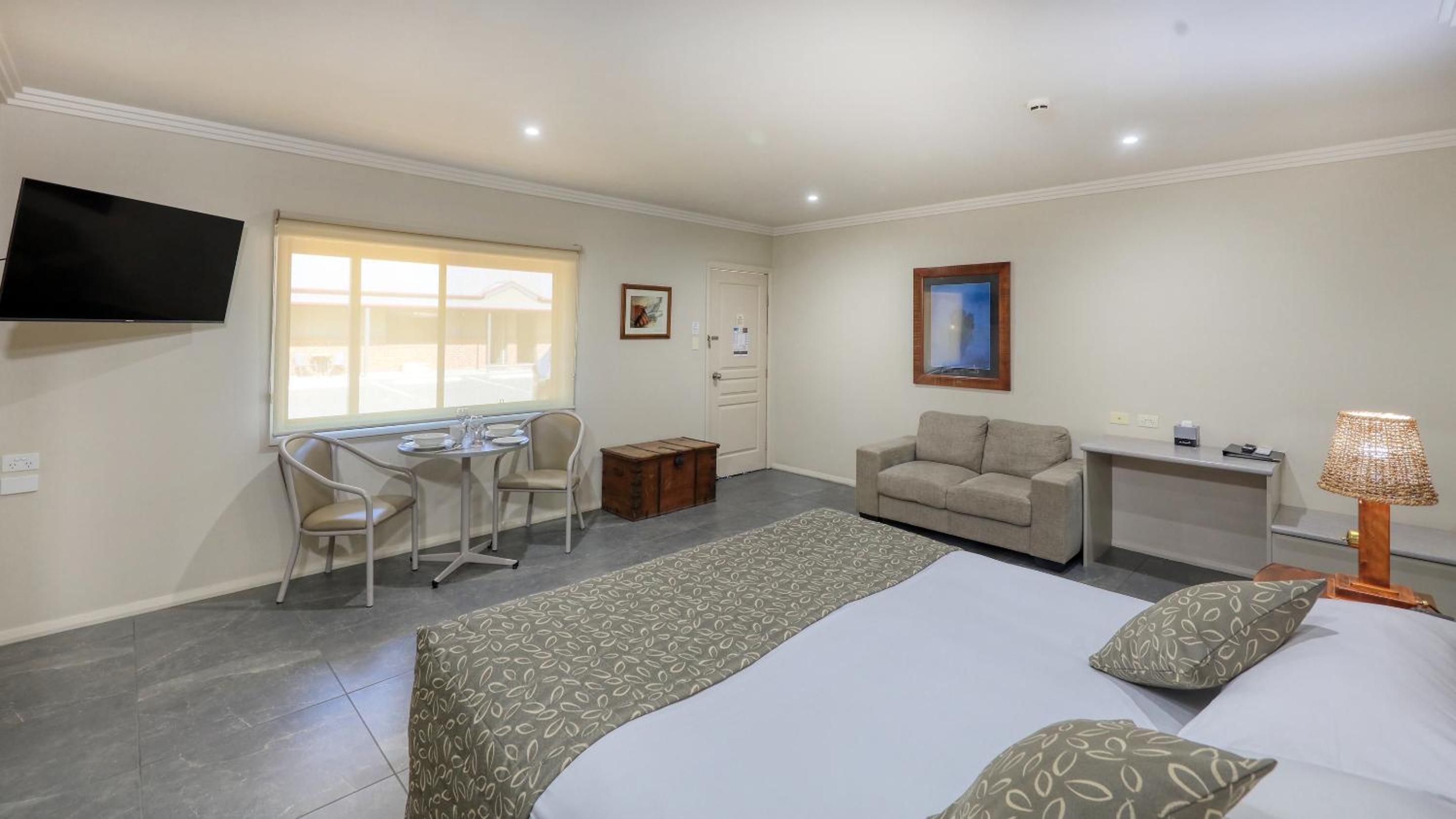 The Saltbush Motor Inn
