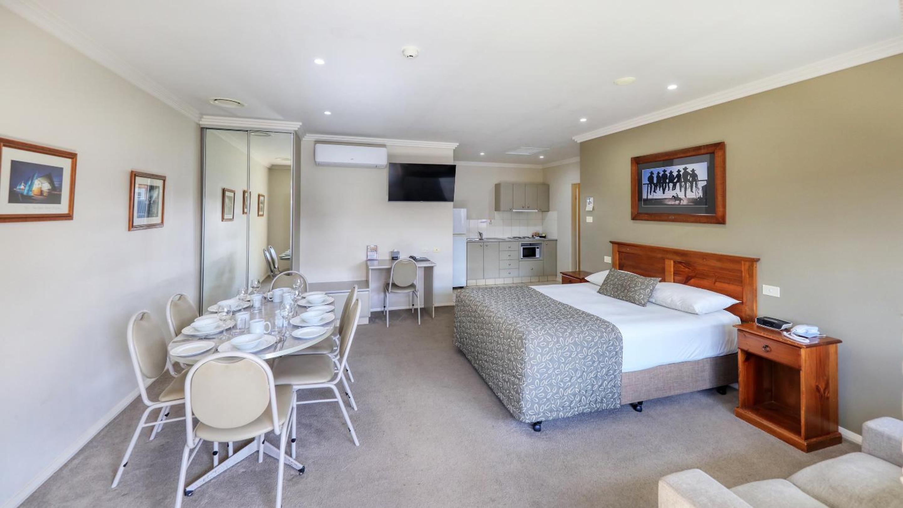 The Saltbush Motor Inn
