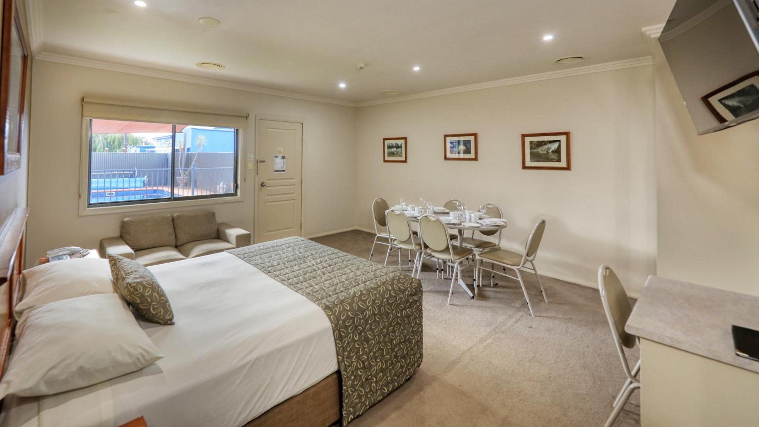 The Saltbush Motor Inn