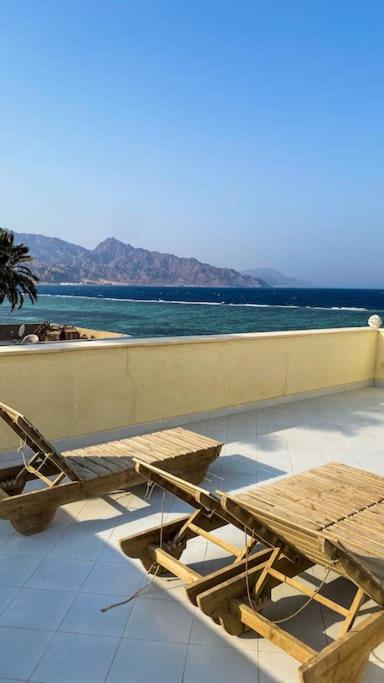 First line chalet with panoramic sea view balcony