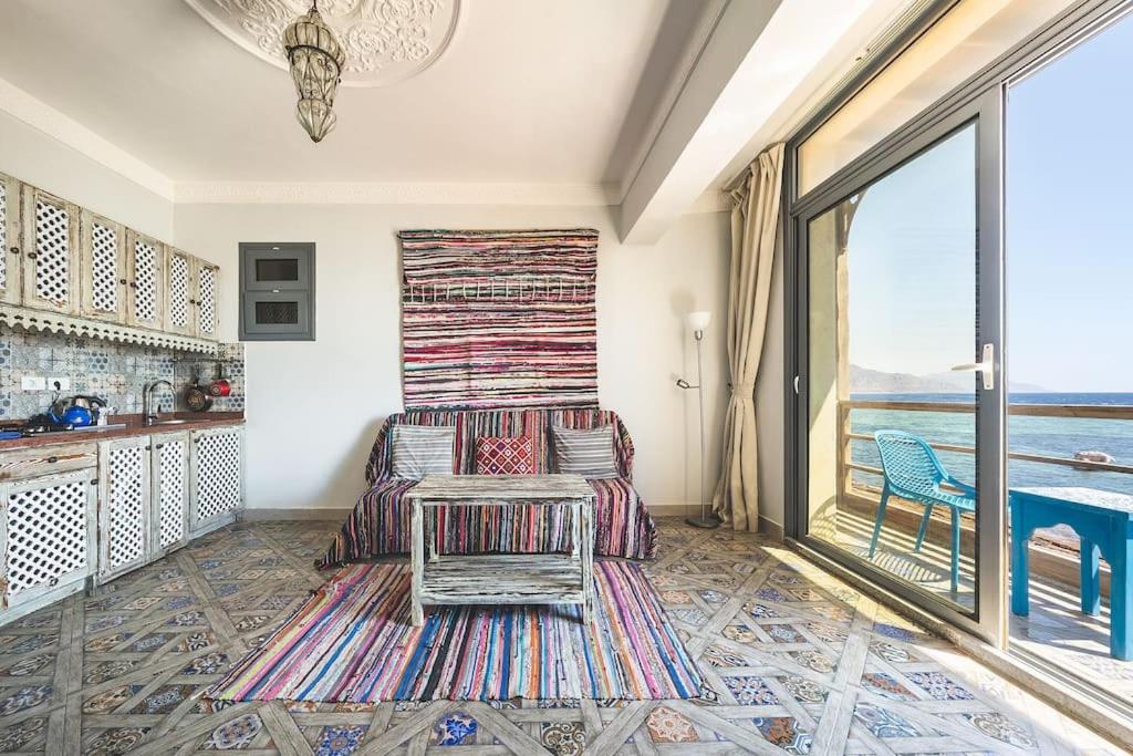 First line chalet with panoramic sea view balcony