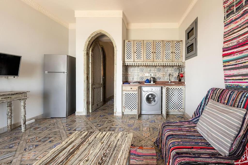 First line chalet with panoramic sea view balcony