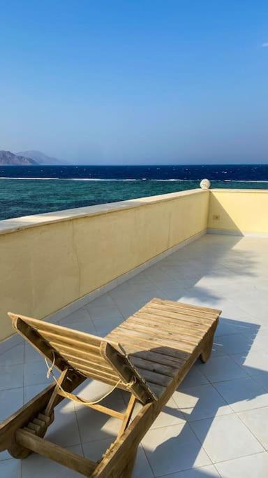 First line chalet with panoramic sea view balcony