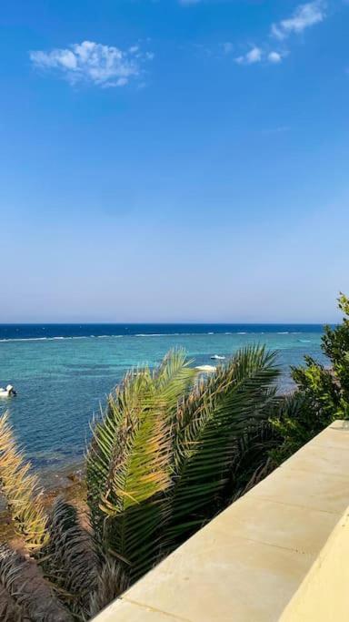 First line chalet with panoramic sea view balcony