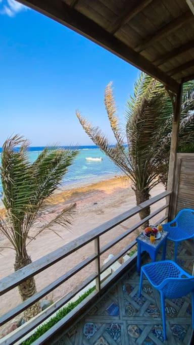 First line chalet with panoramic sea view balcony