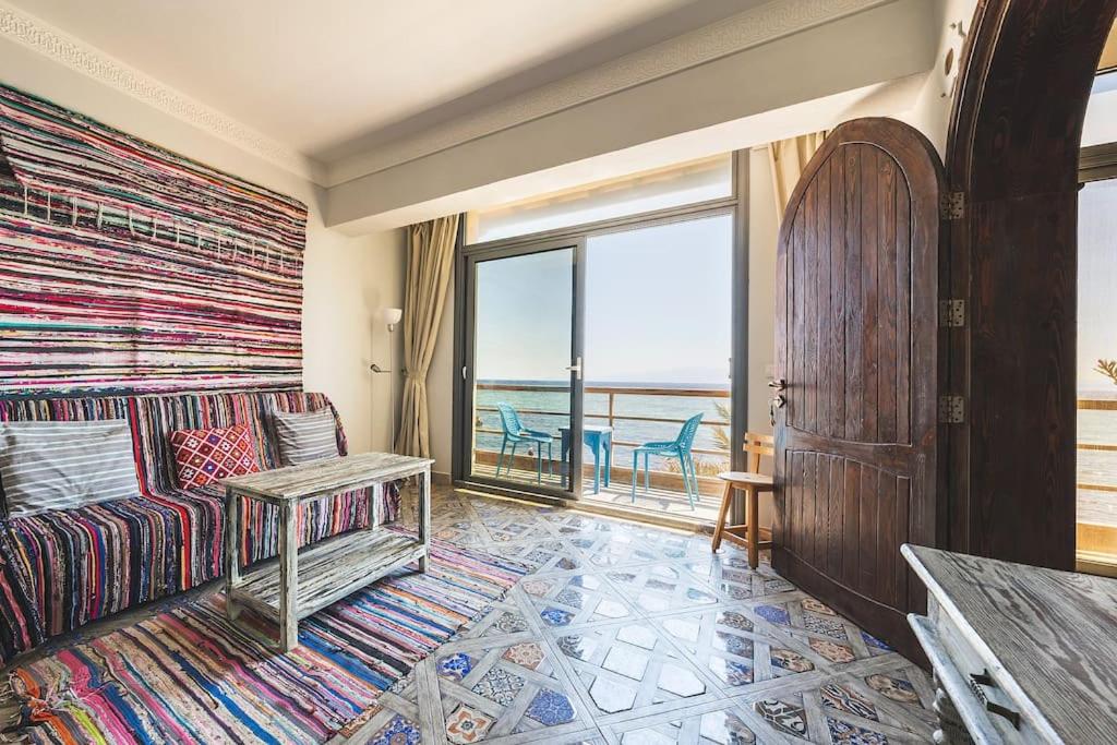 First line chalet with panoramic sea view balcony