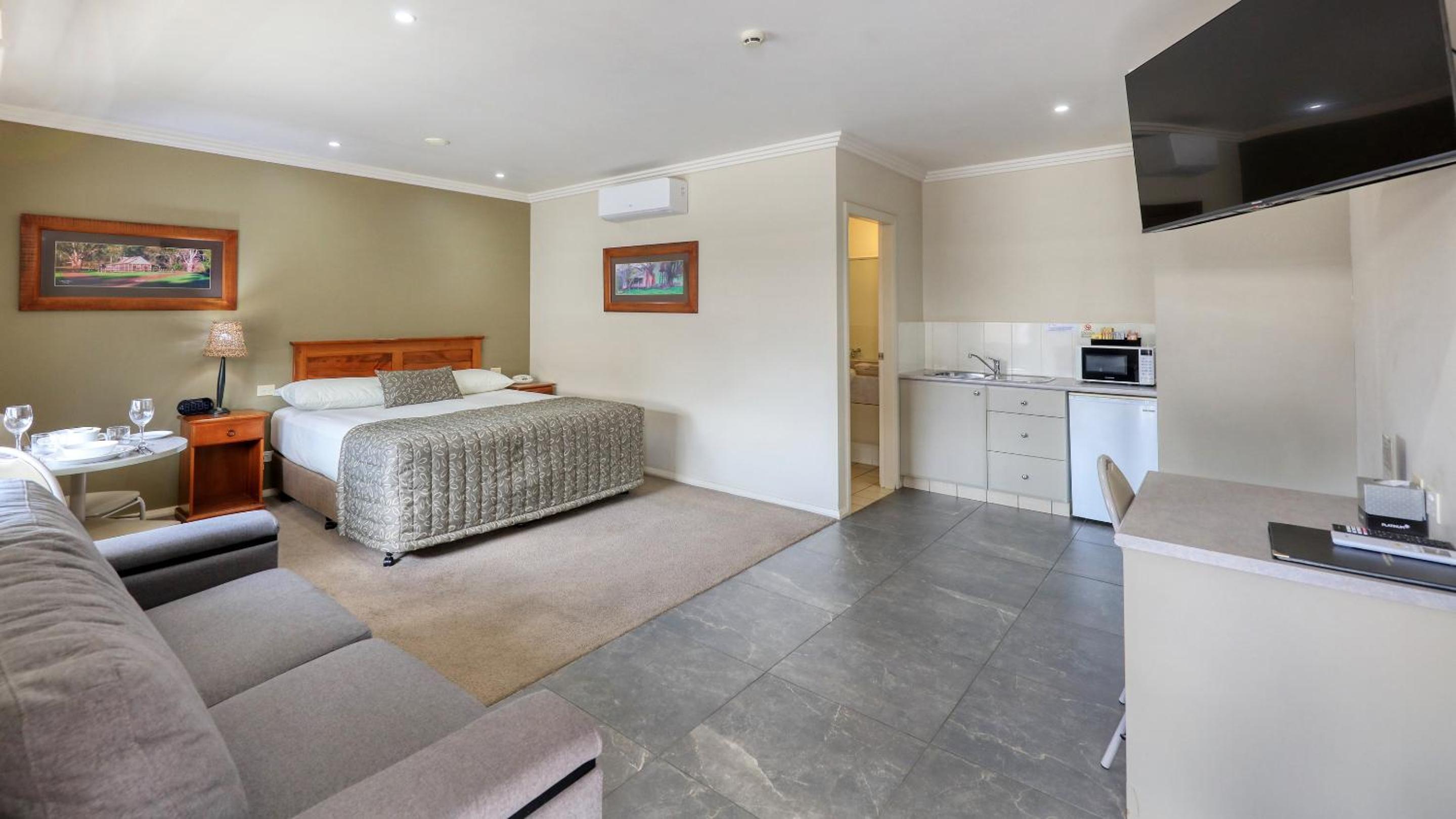 The Saltbush Motor Inn