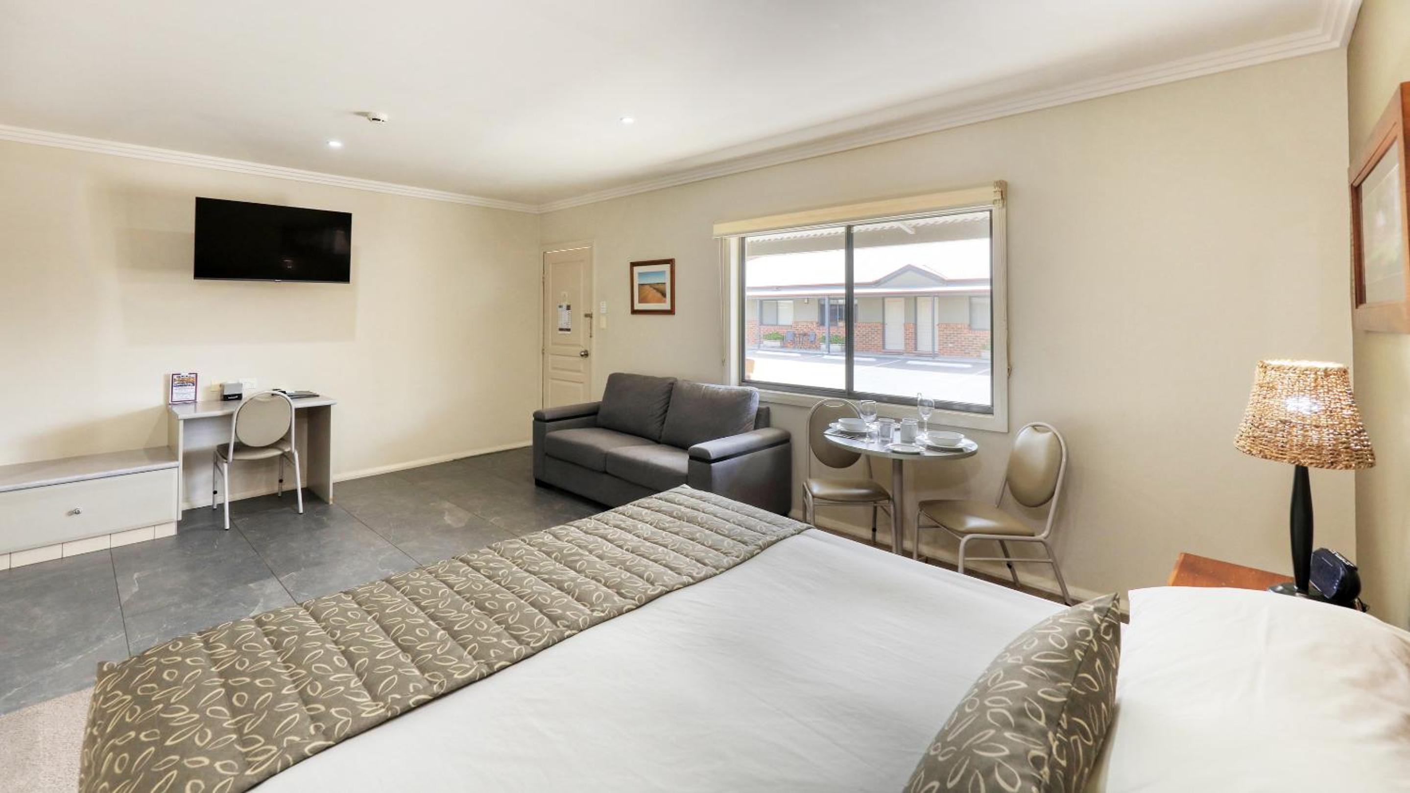 The Saltbush Motor Inn