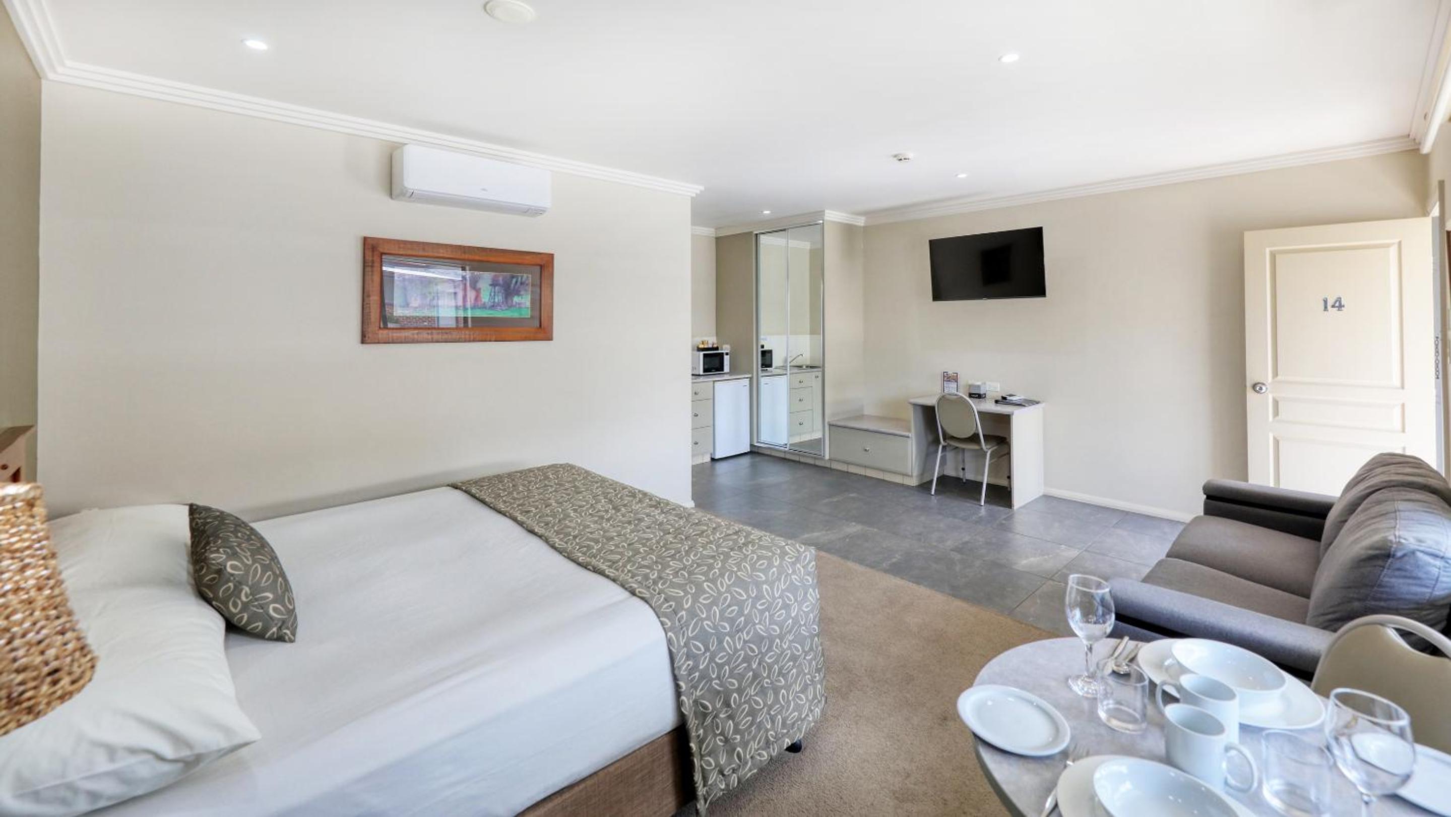 The Saltbush Motor Inn