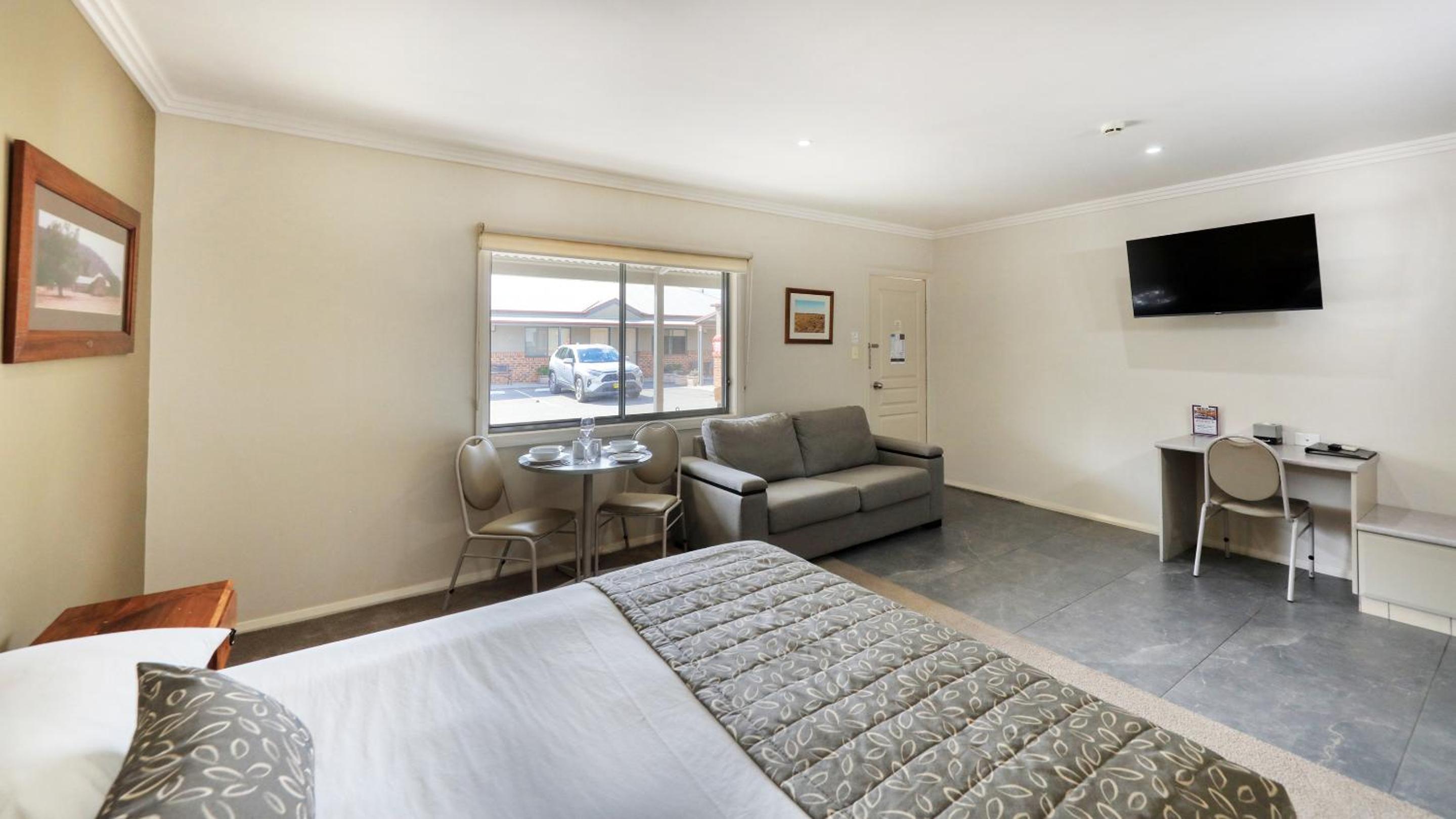 The Saltbush Motor Inn