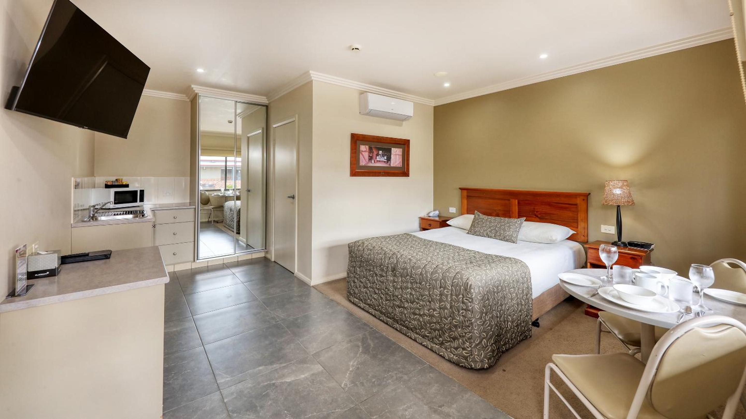 The Saltbush Motor Inn
