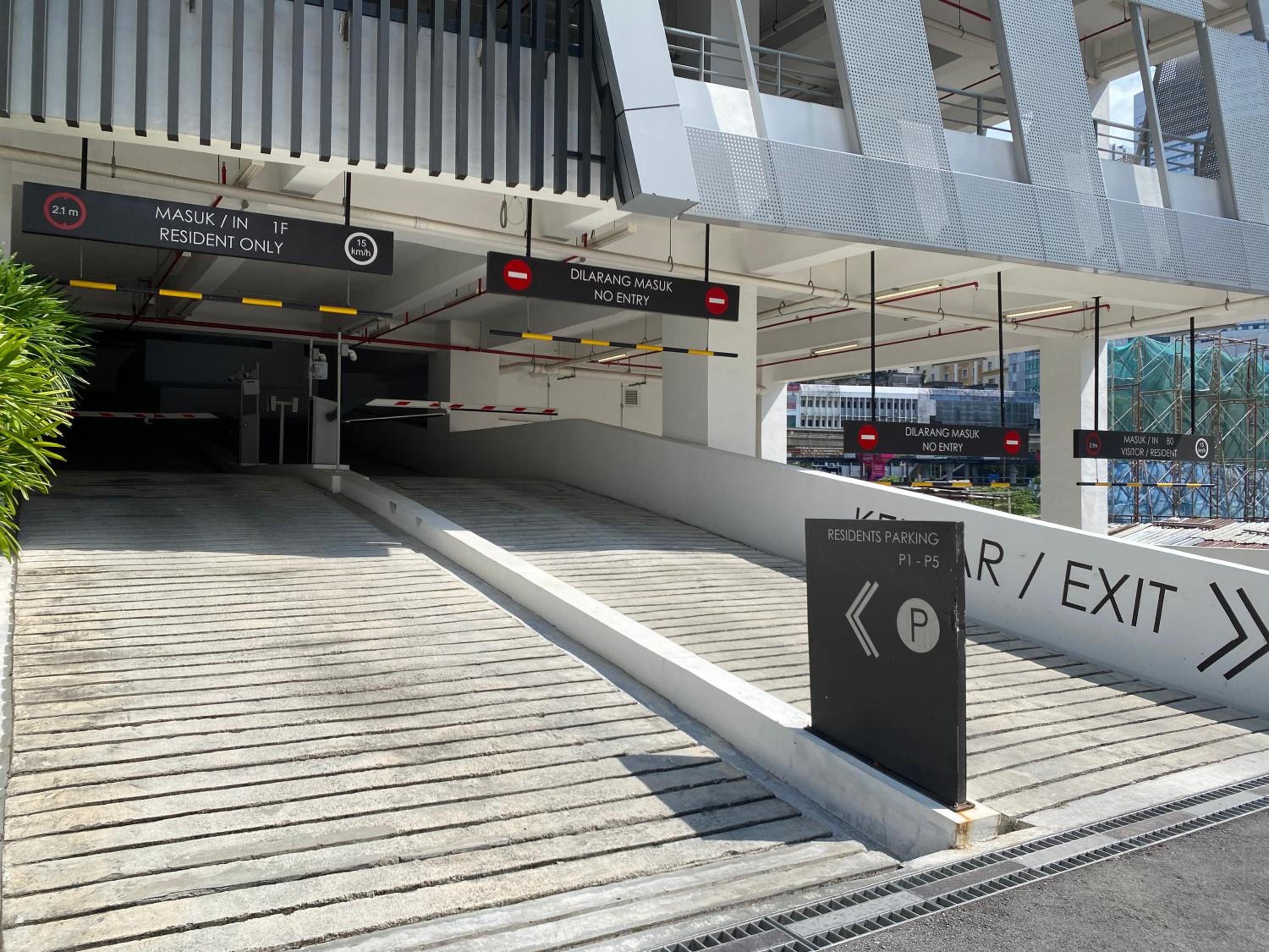 4 Pax Monorail Suite next to Quill City Mall
